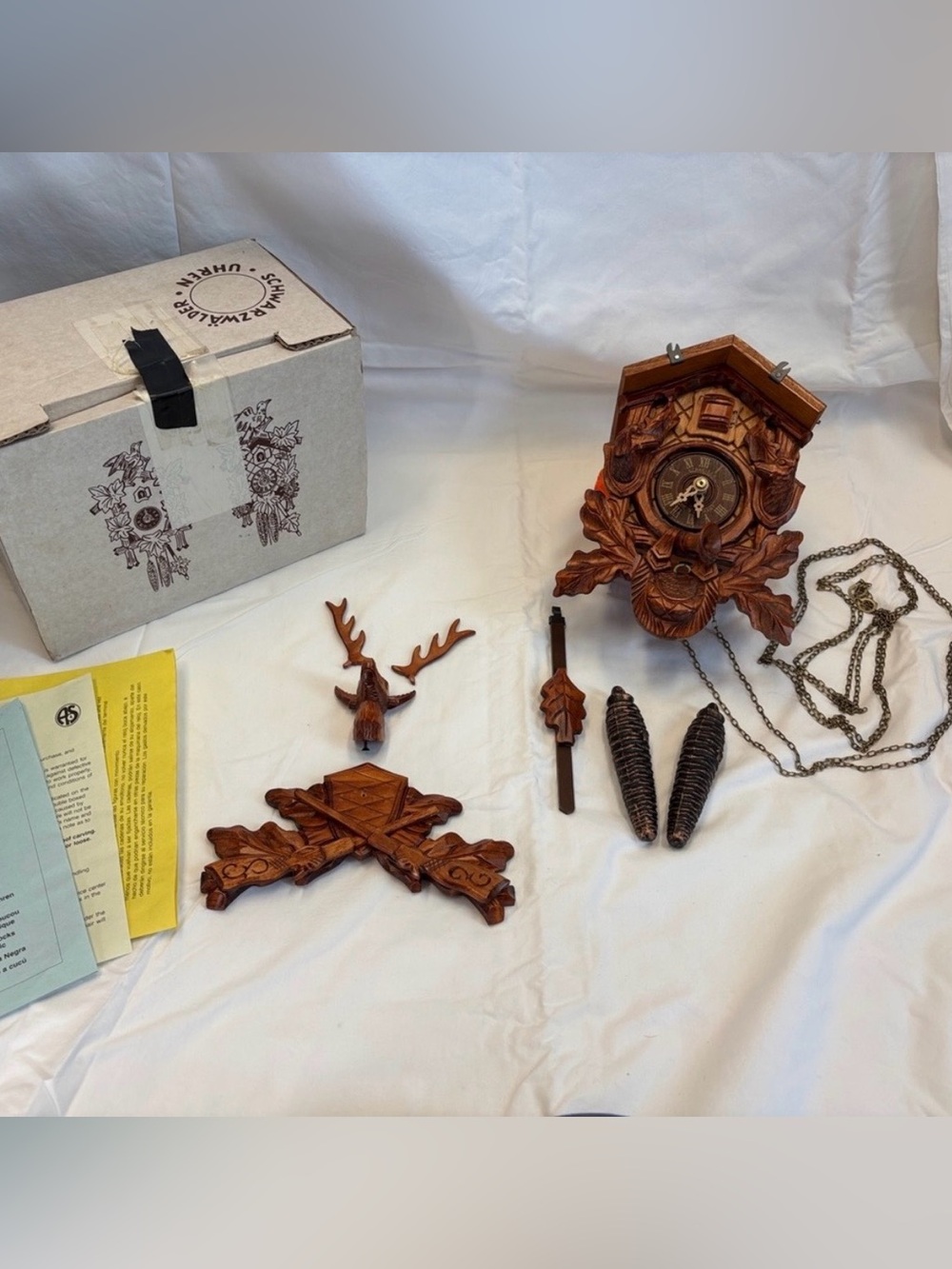 Vintage 1976 Anton Schneider Black Forest Hunter 1-Day Cuckoo Clock Germany